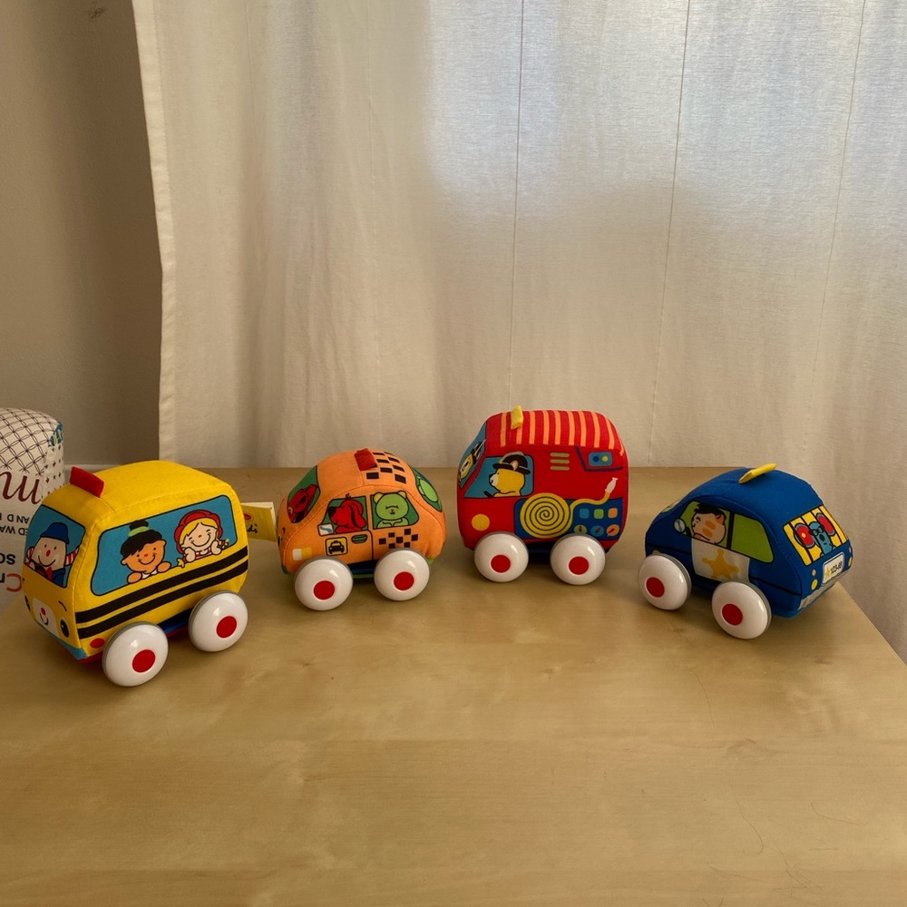 Melissa & Doug Pull Back Car Set.